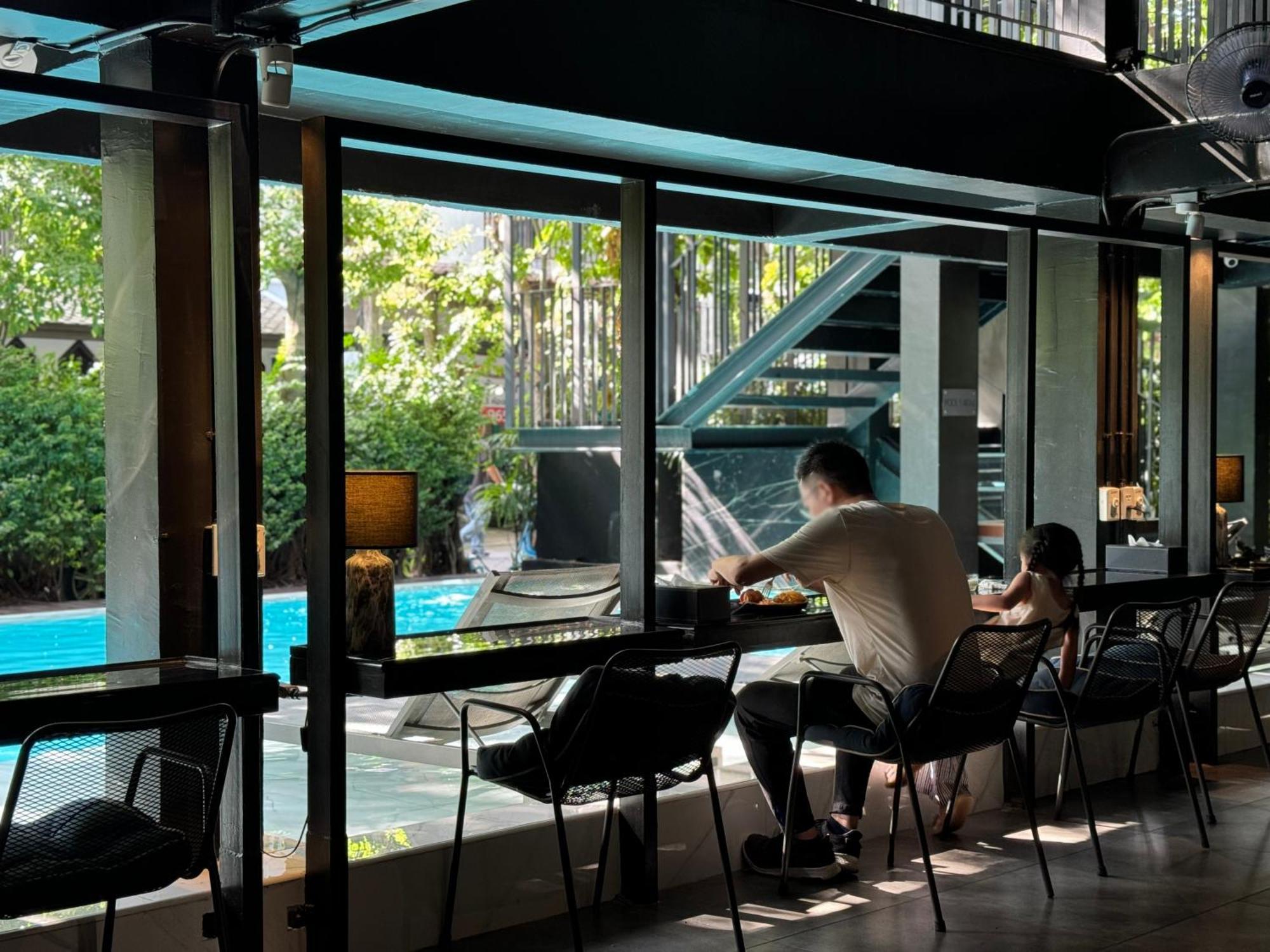 Hotel Por Santitham Chiang Mai Exterior foto